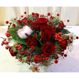 bouquet of red spray roses, winterberries